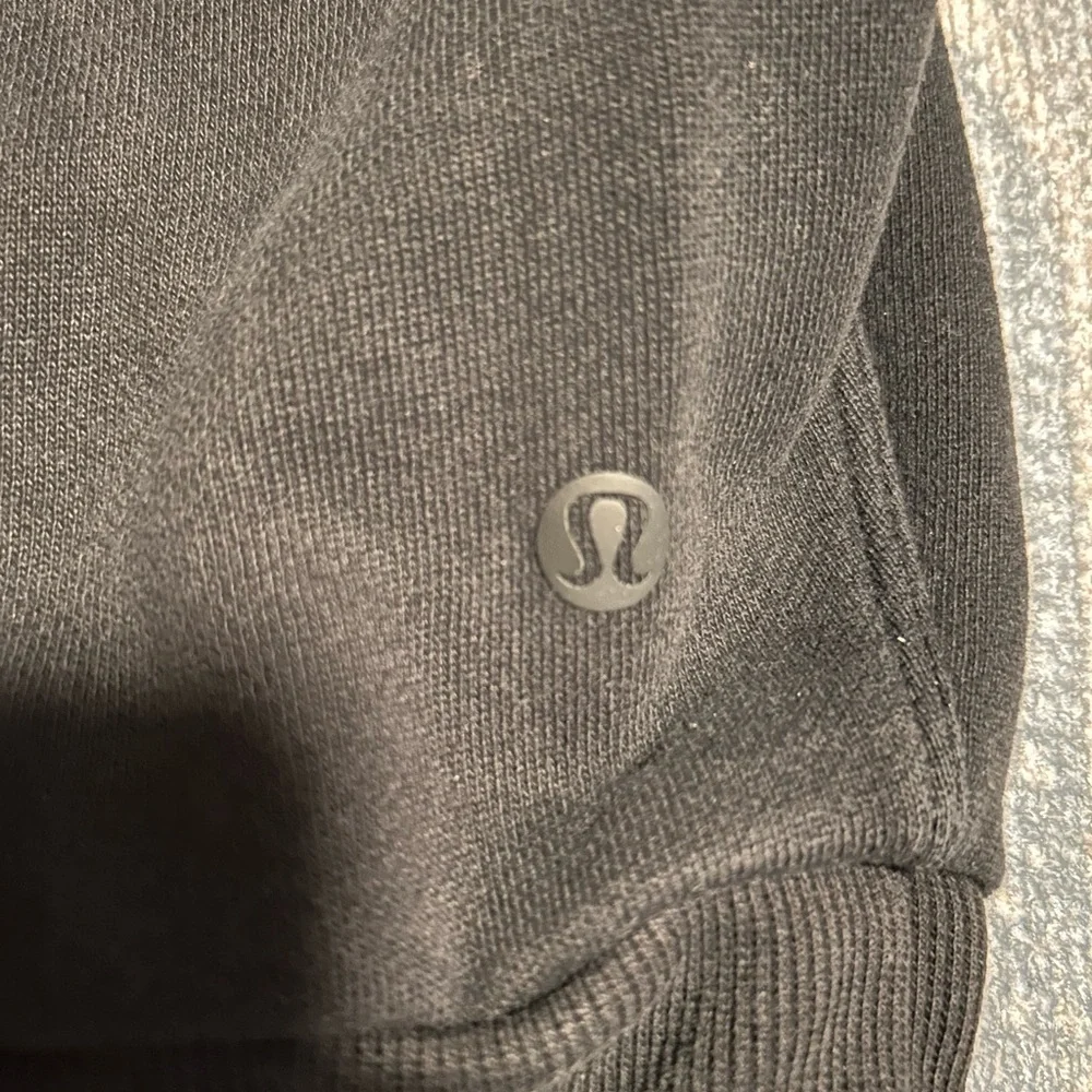 Black Lululemon 1/2 Zip - Picture 2 of 2